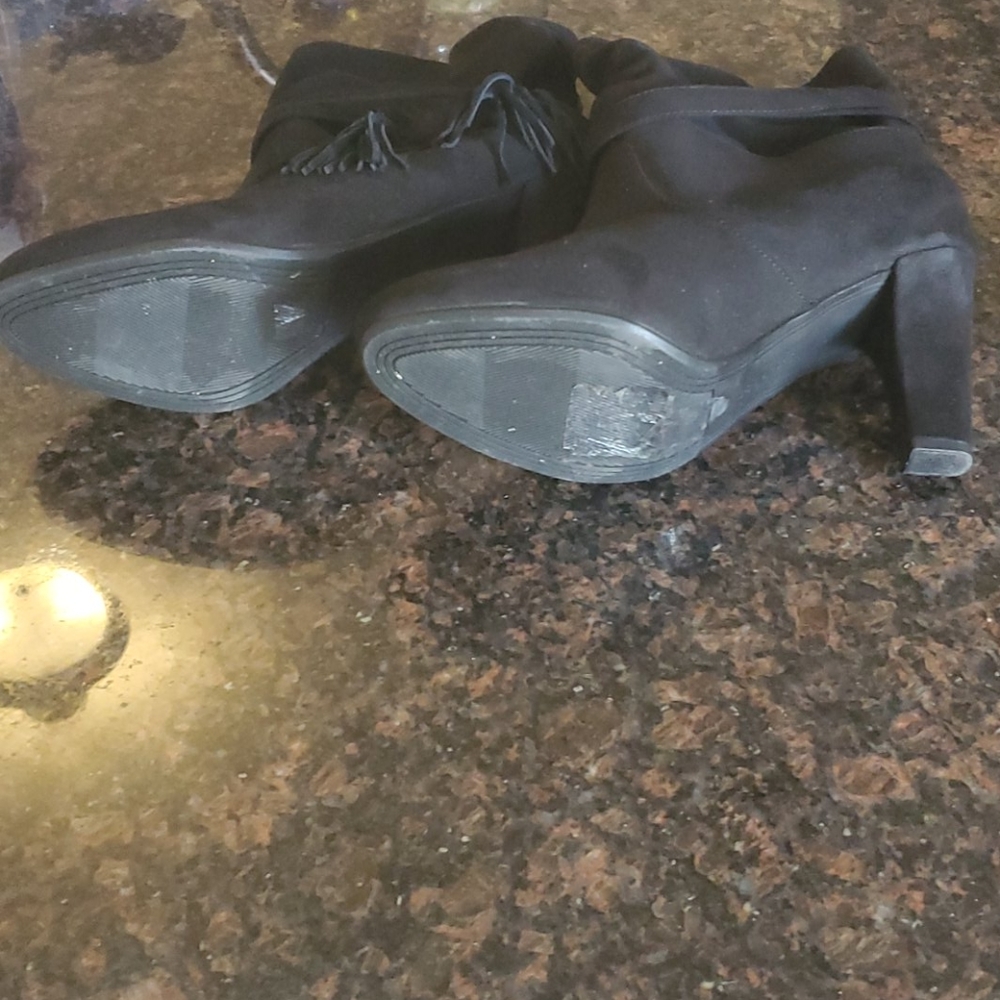 Express Boots - Picture 3 of 5